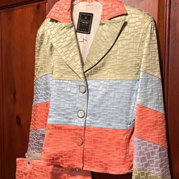 Beautiful ladies skirt and jacket size Medium in salmon, light blue and green - Picture 2 of 6